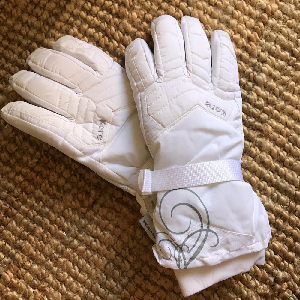 Brand new KORE snowboarding / ski gloves